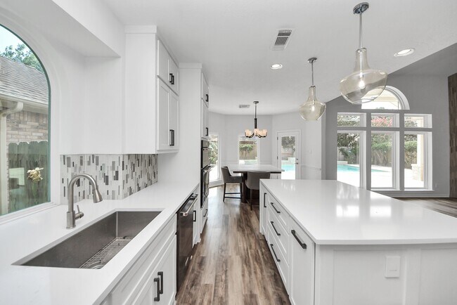 Building Photo - 11207 Satin Tail Ln
