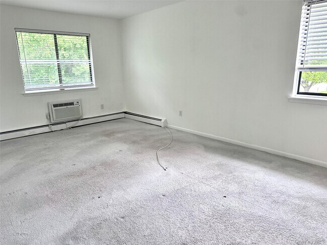 Building Photo - 3 Loudon Dr