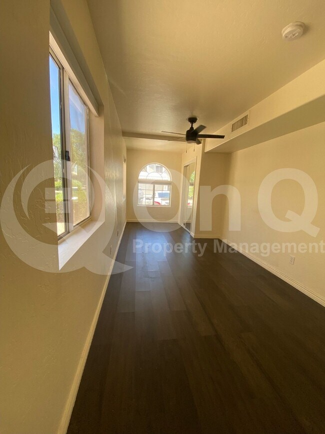 Building Photo - 877 W Shellfish Dr