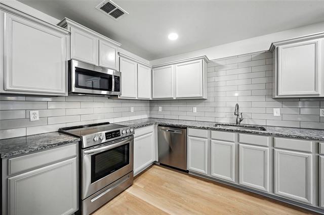 Building Photo - 5236 Blue Cir
