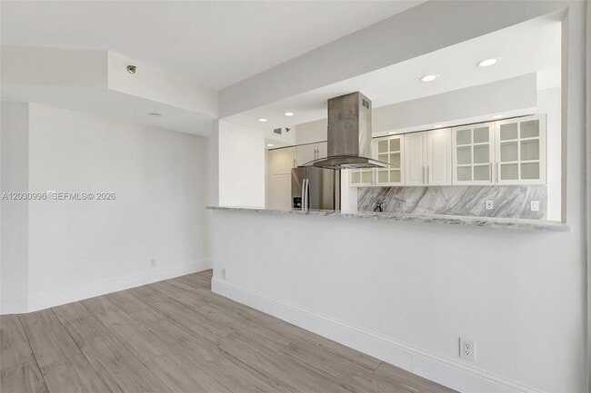 Building Photo - 1000 W Island Blvd