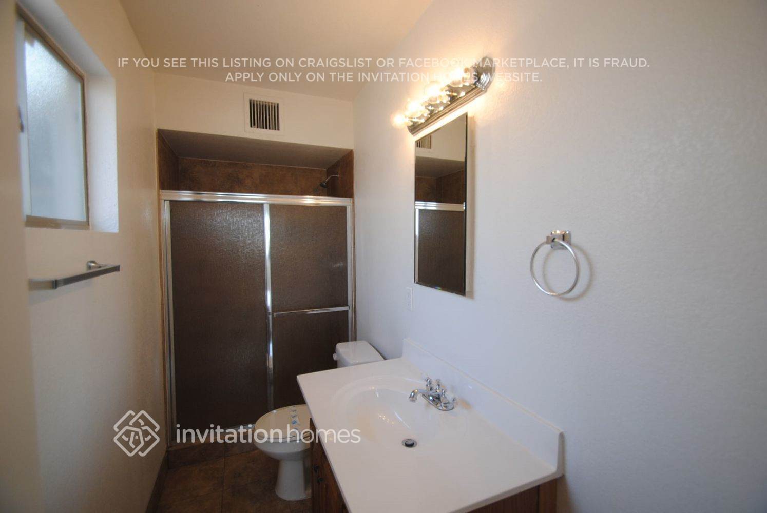 Building Photo - 5625 W Pierson St