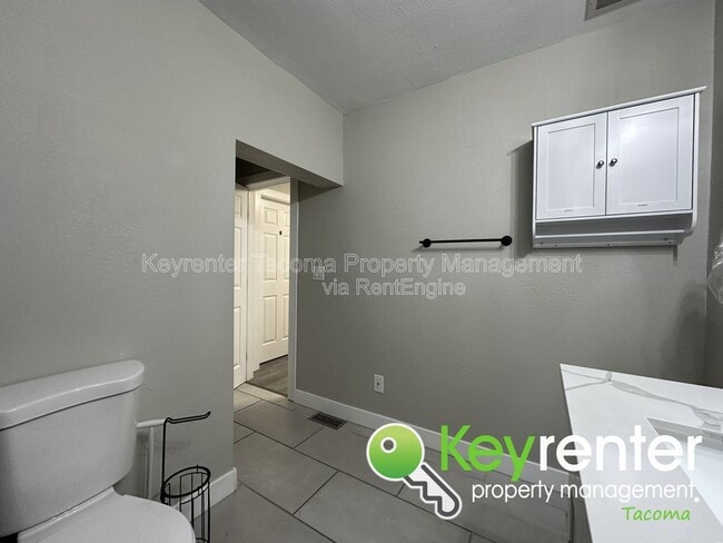 Building Photo - 1520 S 56th St