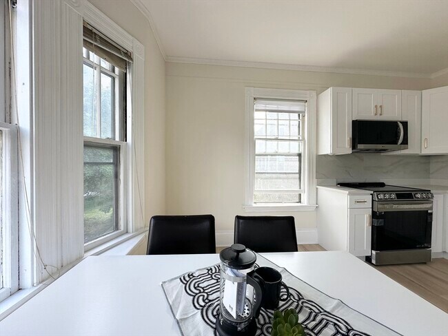 Building Photo - 71 Gardner St