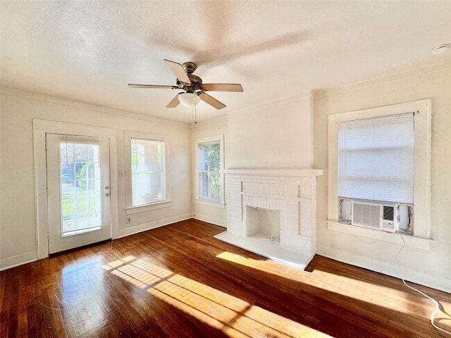 Building Photo - 4807 Reiger Ave