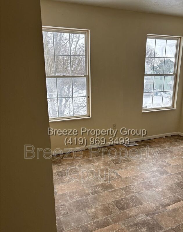 Building Photo - 57 W Warren Ave