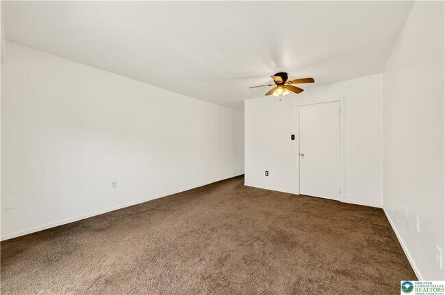 Building Photo - 1575 Creekside Rd