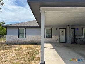 Building Photo - 907 E 3rd St