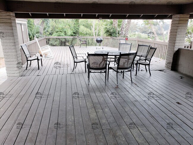 Building Photo - 1 Bedroom Just Minutes to Beach in Oceansi...