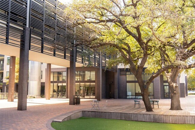 Building Photo - 49 Navasota St