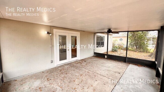 Building Photo - 3257 Dudley Dr