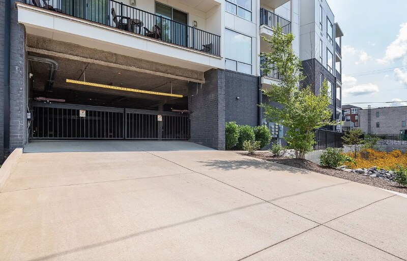 Building Photo - 3116 West End Cir
