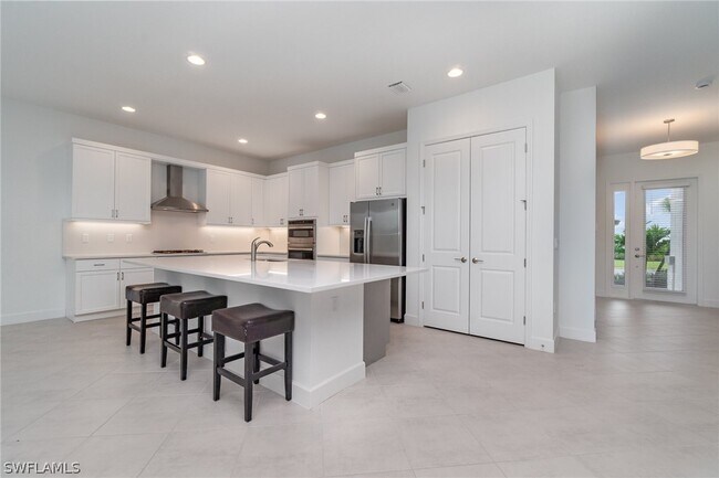 Building Photo - 12750 Woodbury Dr