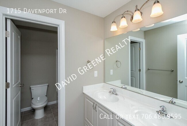 Building Photo - 1715 Davenport Dr