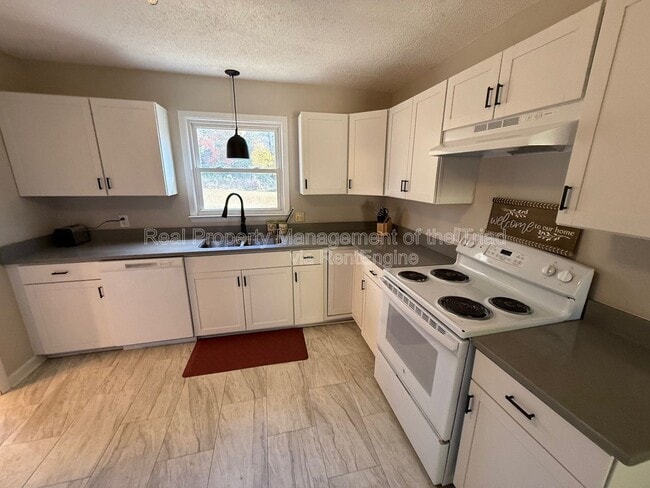 Building Photo - 2563 Wood Valley Rd