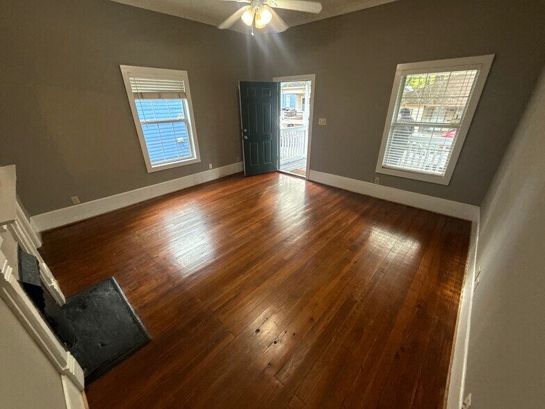 Building Photo - 1003 Curran St NW