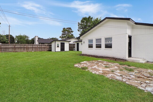 Building Photo - 6014 Willowbend Blvd