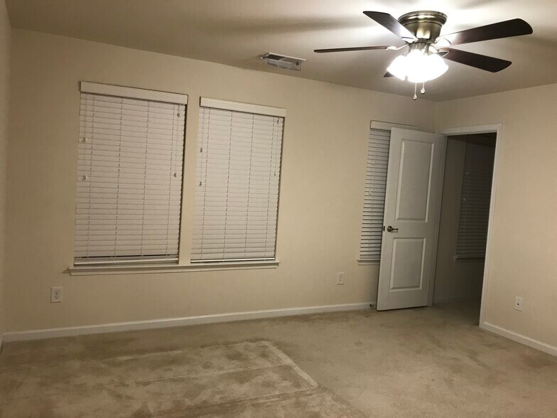 Building Photo - 7483 Red Mulberry Way