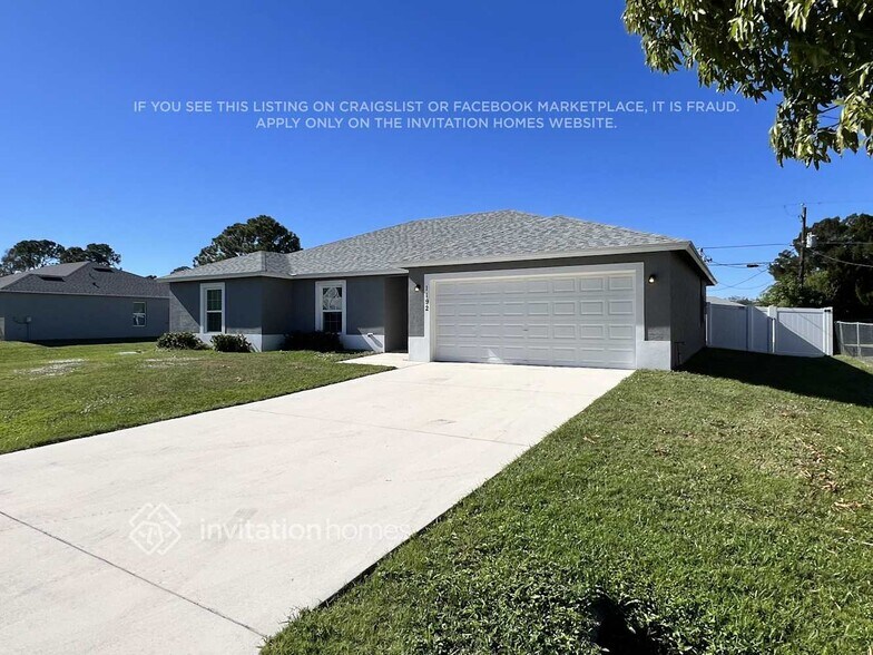 Building Photo - 1192 SW Ithaca St