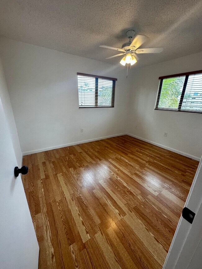 Building Photo - 1931 SW 17th Ct