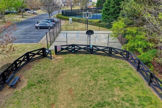 Building Photo - 310 Azalea Cir