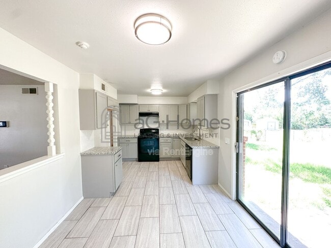 Building Photo - 4722 SE 27th St