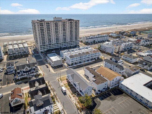 Building Photo - 9616 Pacific Ave