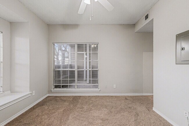Building Photo - 3607 W Northgate Dr