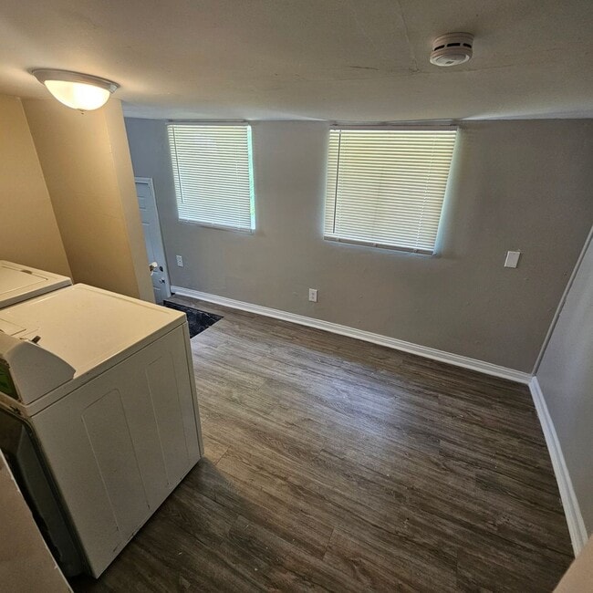 Building Photo - Charming 2 Bedroom Home in Independence!