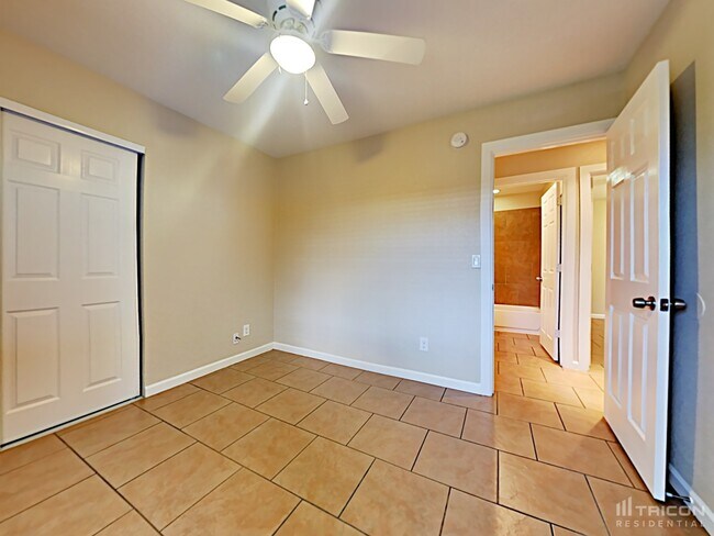 Building Photo - 7302 W Heatherbrae Dr