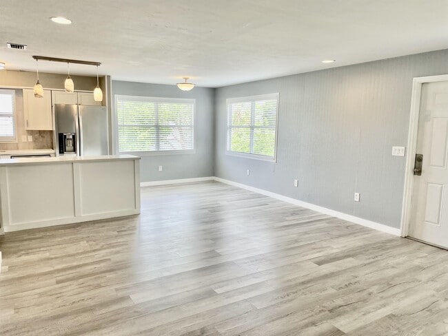 Building Photo - 11361 Kimble Dr