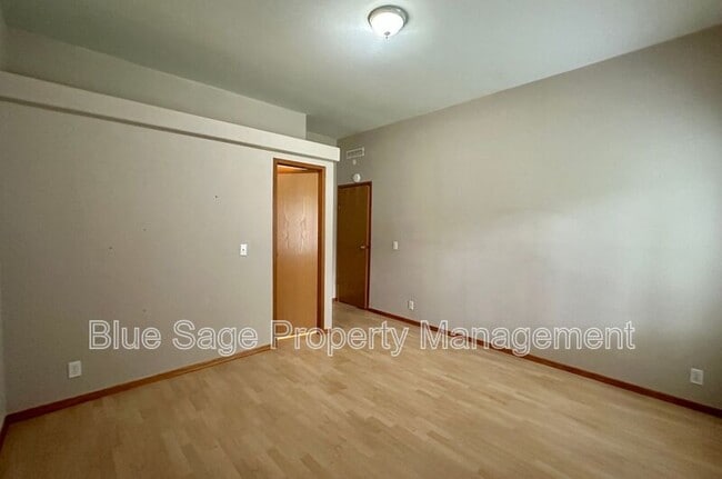 Building Photo - 1375 S Bagley Creek Rd