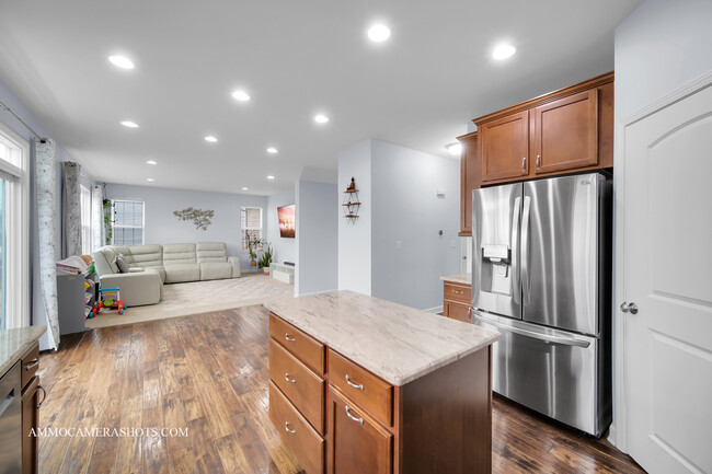 Building Photo - 2305 Brookstone Dr