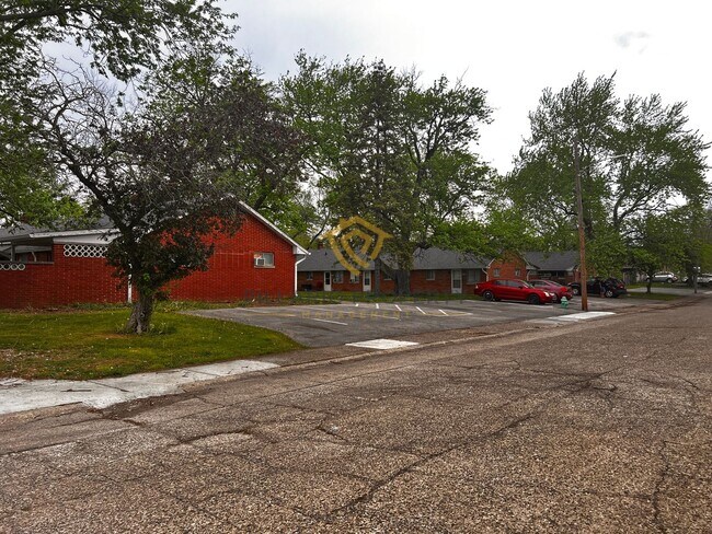 Building Photo - Renovated 1 Bedroom at Campbell Apartments Near Downtown Available Now!
