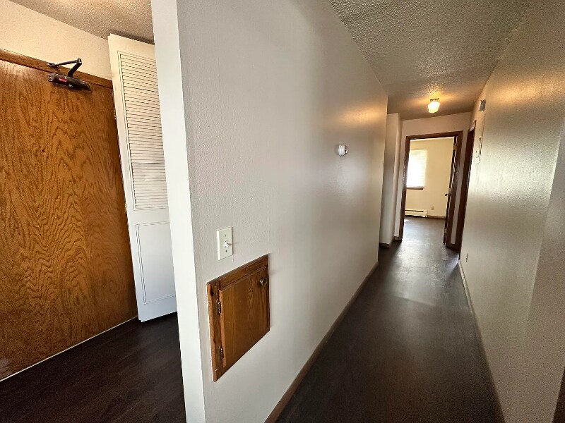 Building Photo - 1321 Division St