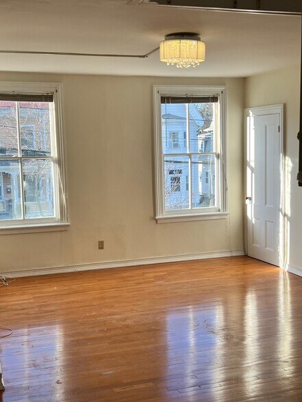 Building Photo - 51 S Clinton St