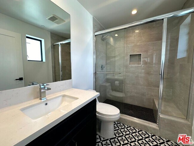 Building Photo - 3414 London St