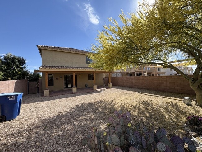 Building Photo - East side beauty 4 bedrooms