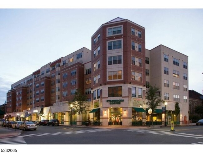 Building Photo - 376 Claremont Ave