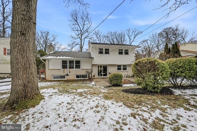 Building Photo - 1513 Fresno Rd