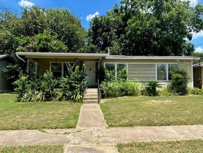 Primary Photo - 1408 Romeria Dr