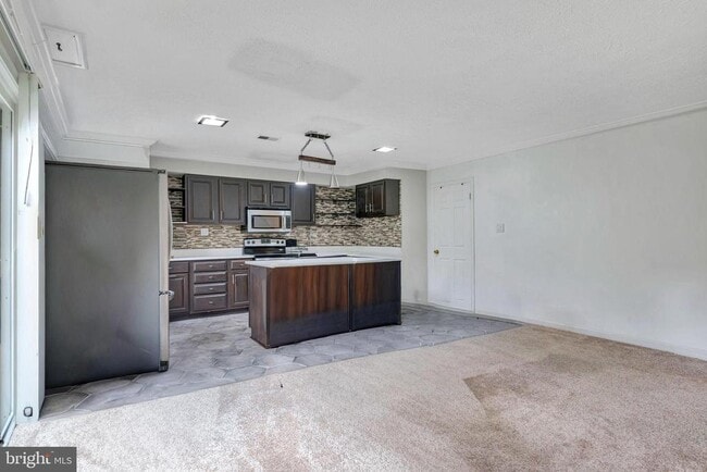 Building Photo - 15584 Peach Walker Dr