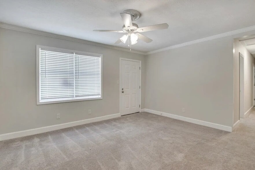 Building Photo - 3551 Meadowview Dr