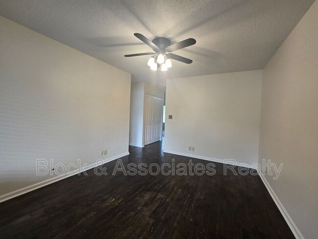 Building Photo - 110 Westbrook Ct