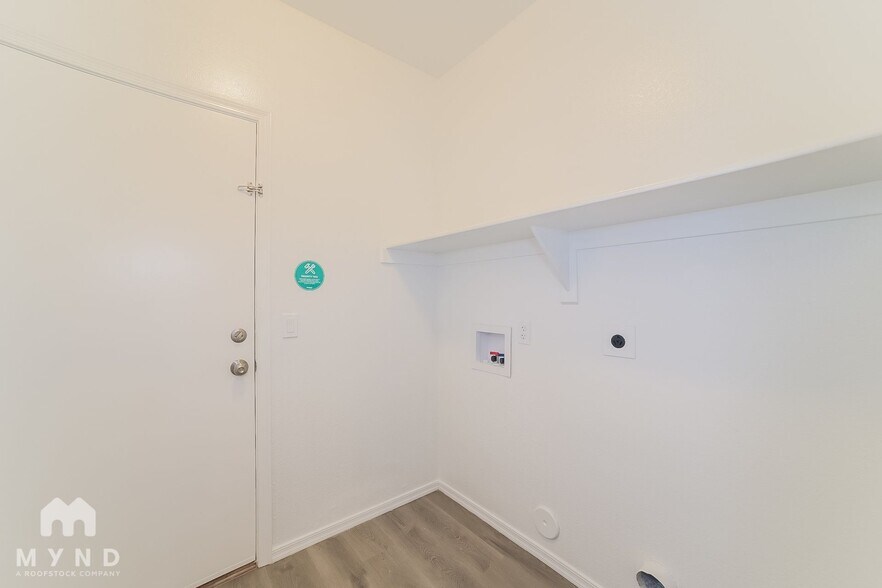 Building Photo - 2607 S 156th Ave