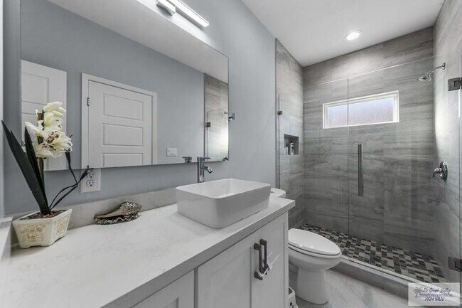 Building Photo - 32 Stone Oak Dr