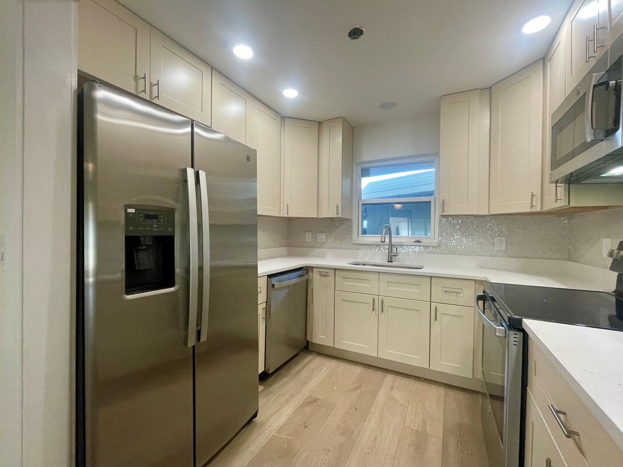 Building Photo - 6300 Flotilla Dr