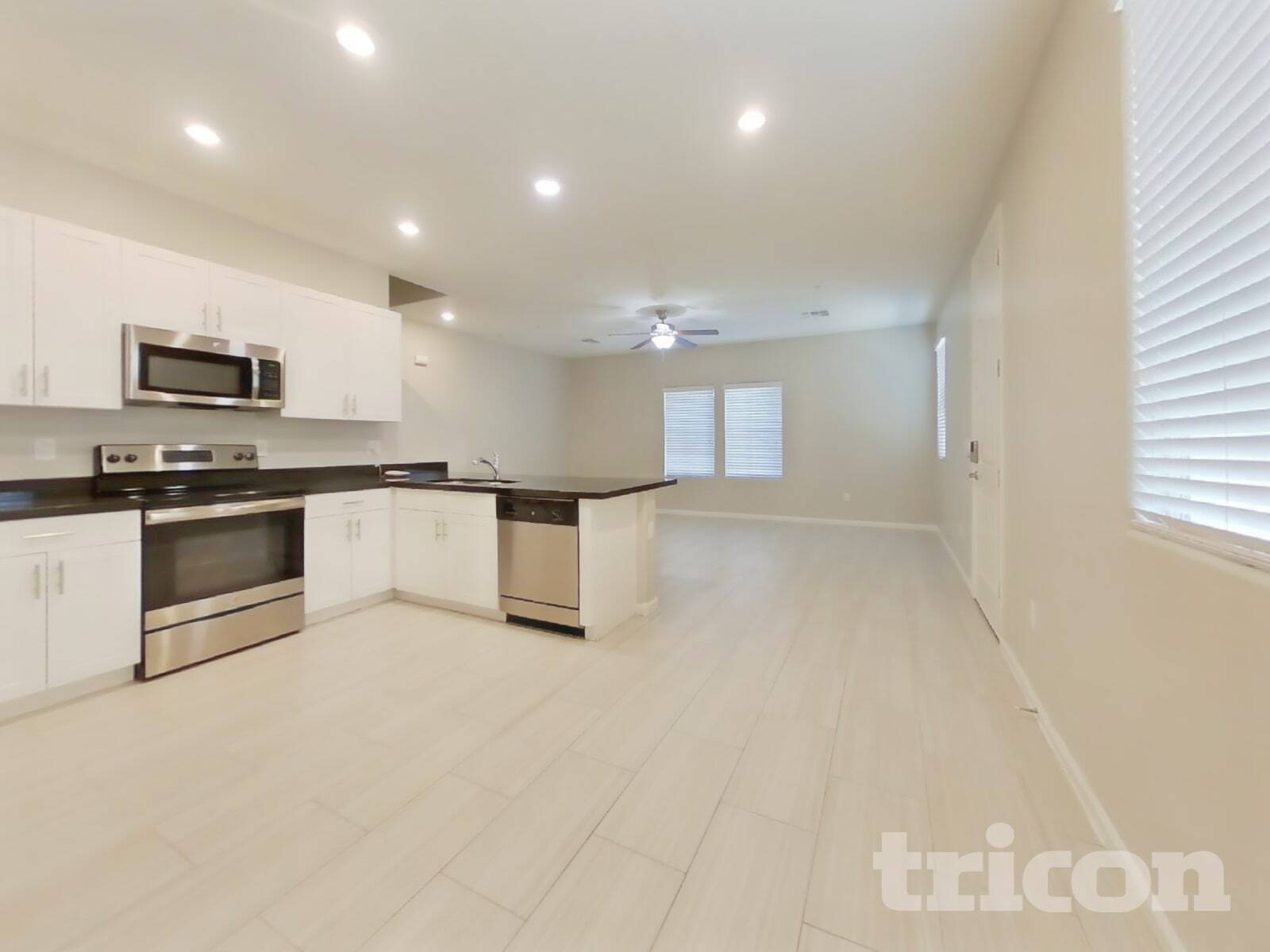 Building Photo - 12546 W Hummingbird Terrace