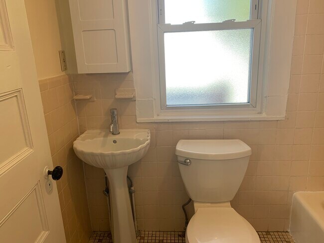 Building Photo - 30 French St