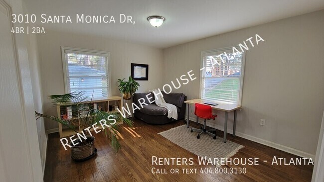 Building Photo - 3010 Santa Monica Dr
